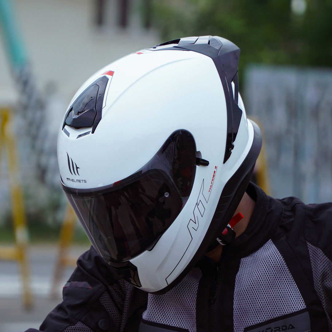 MT Thunder3 Pro Solid White Helmet